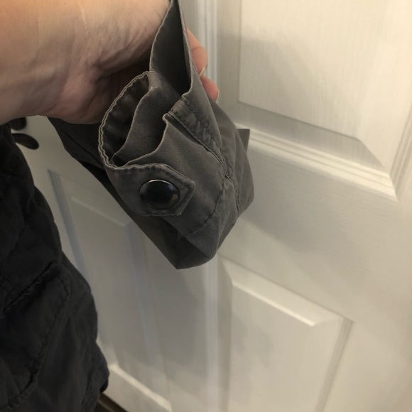 Gap Utility Jacket Grey with 4 snap close pockets - Picture 6 of 9